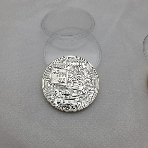 Bitcoin Motif Silver Plated & Gold Plated .999 Copper Novelty Coins - Picture 2 of 4